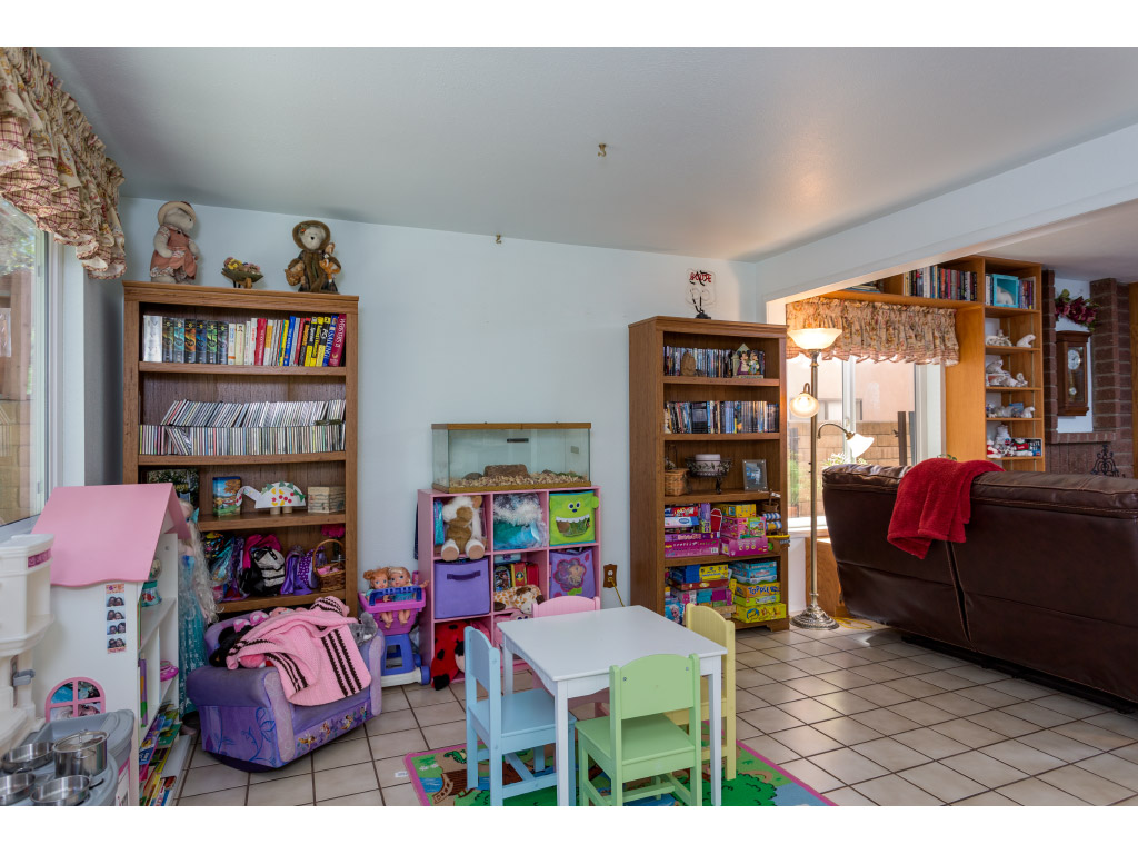 downstairs-play-area_16332318798_o.jpg
