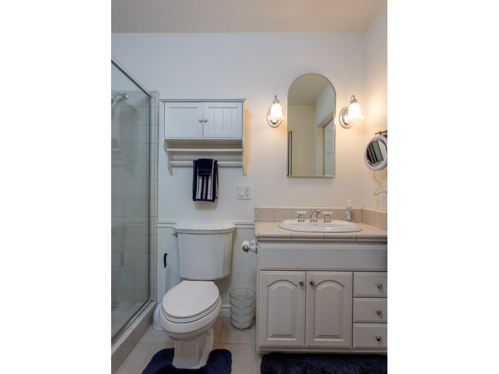 upstairs-masterbathroom_16332561010_o.jpg