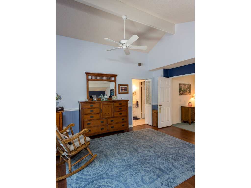 upstairs-masterbedroom-tall_16332560820_o.jpg