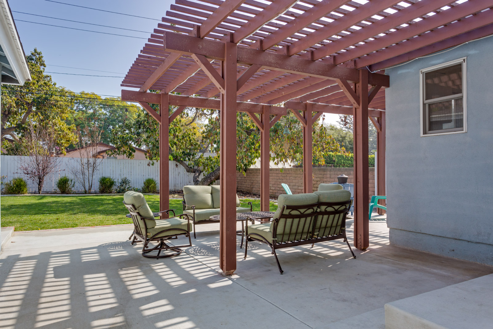 backyard-patio_16767234142_o.jpg
