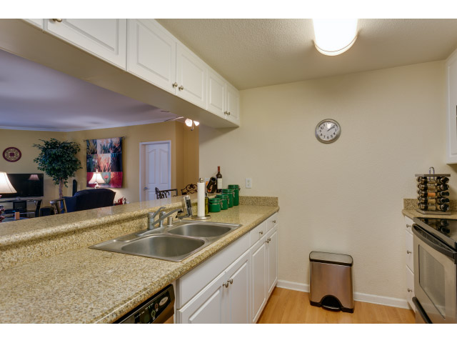 kitchen_14556624827_o.jpg