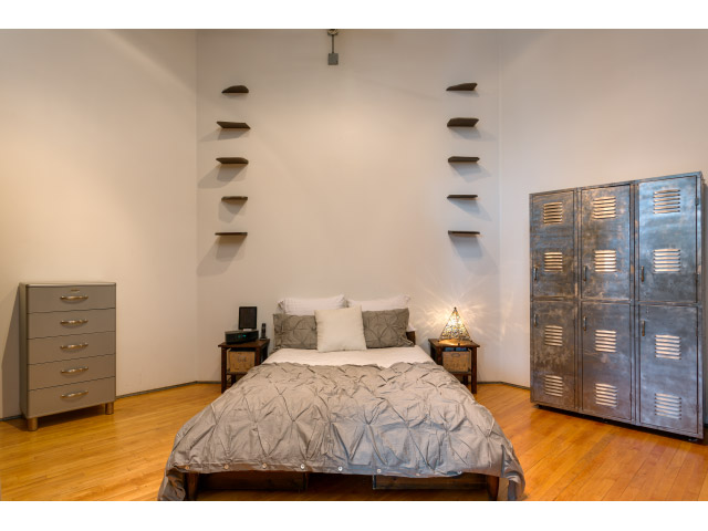 master-bedroom_14729119672_o.jpg