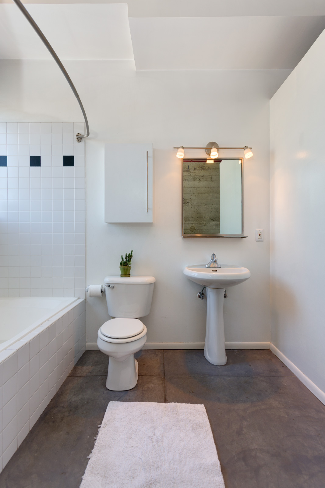 bathroom_9712730024_o.jpg