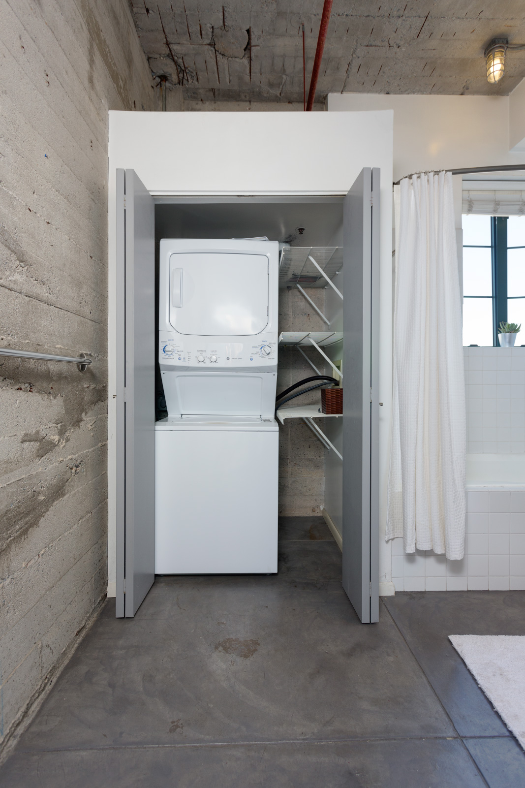 laundry-area_9709491993_o.jpg
