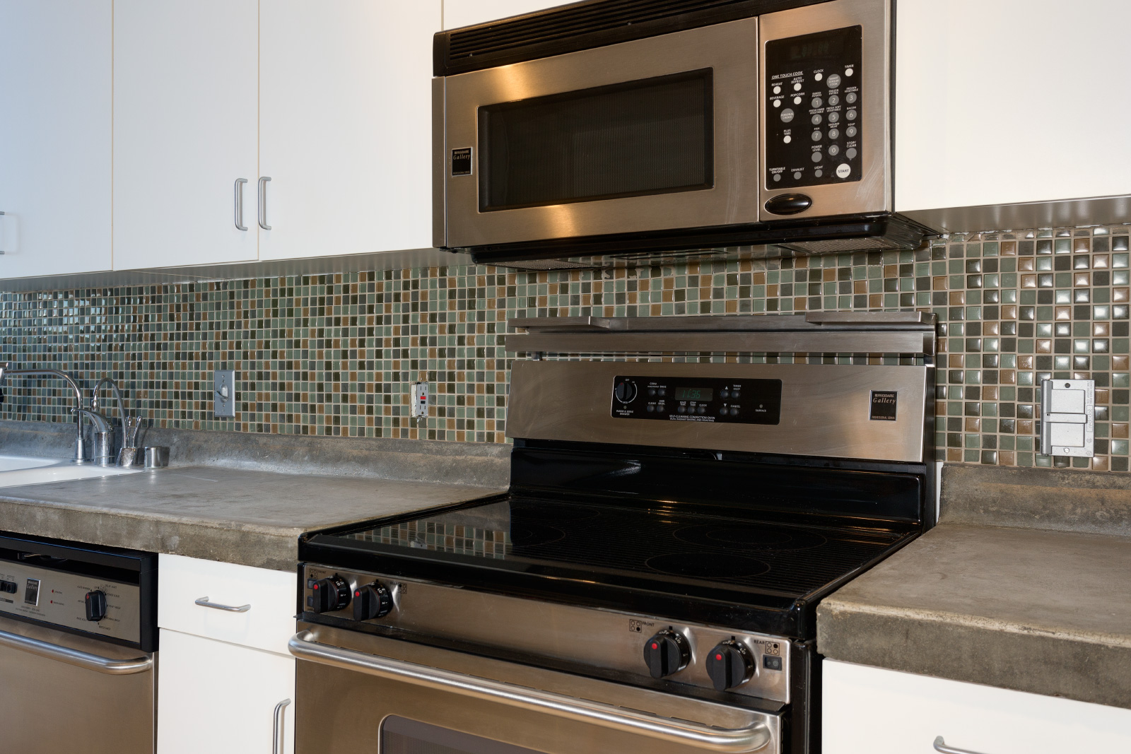 stainless-steel-appliances_9712731852_o.jpg
