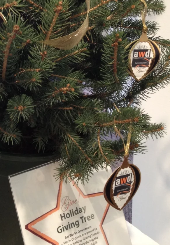 Tree_Ornaments.jpg
