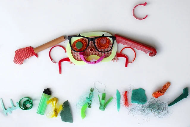 beachplastic_crab_cproppe.jpg