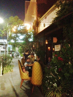 Yum+Du+Jour+Elf+Cafe+Outside+(Copy).JPG