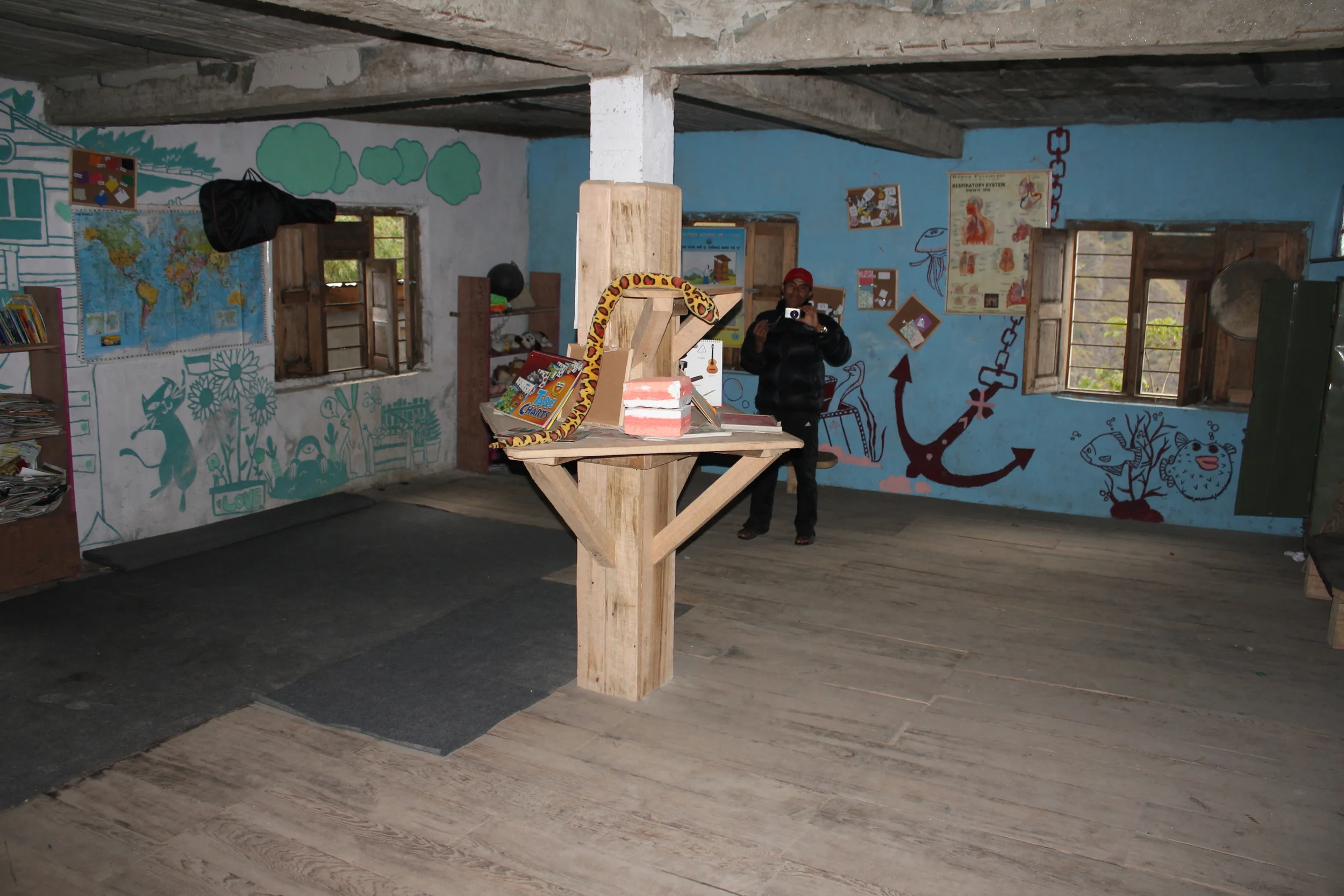 Gatlang School Library