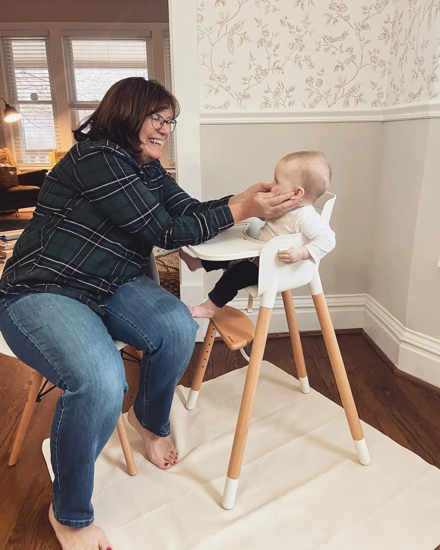 I hope I am to her what you are to me. 🤍

Thank you @momworks6 for sharing your gifts and talents with each of your children so uniquely. Here I am drinking wine among the birds, having brunched with them all weekend long, and we miss you! 😭🤣