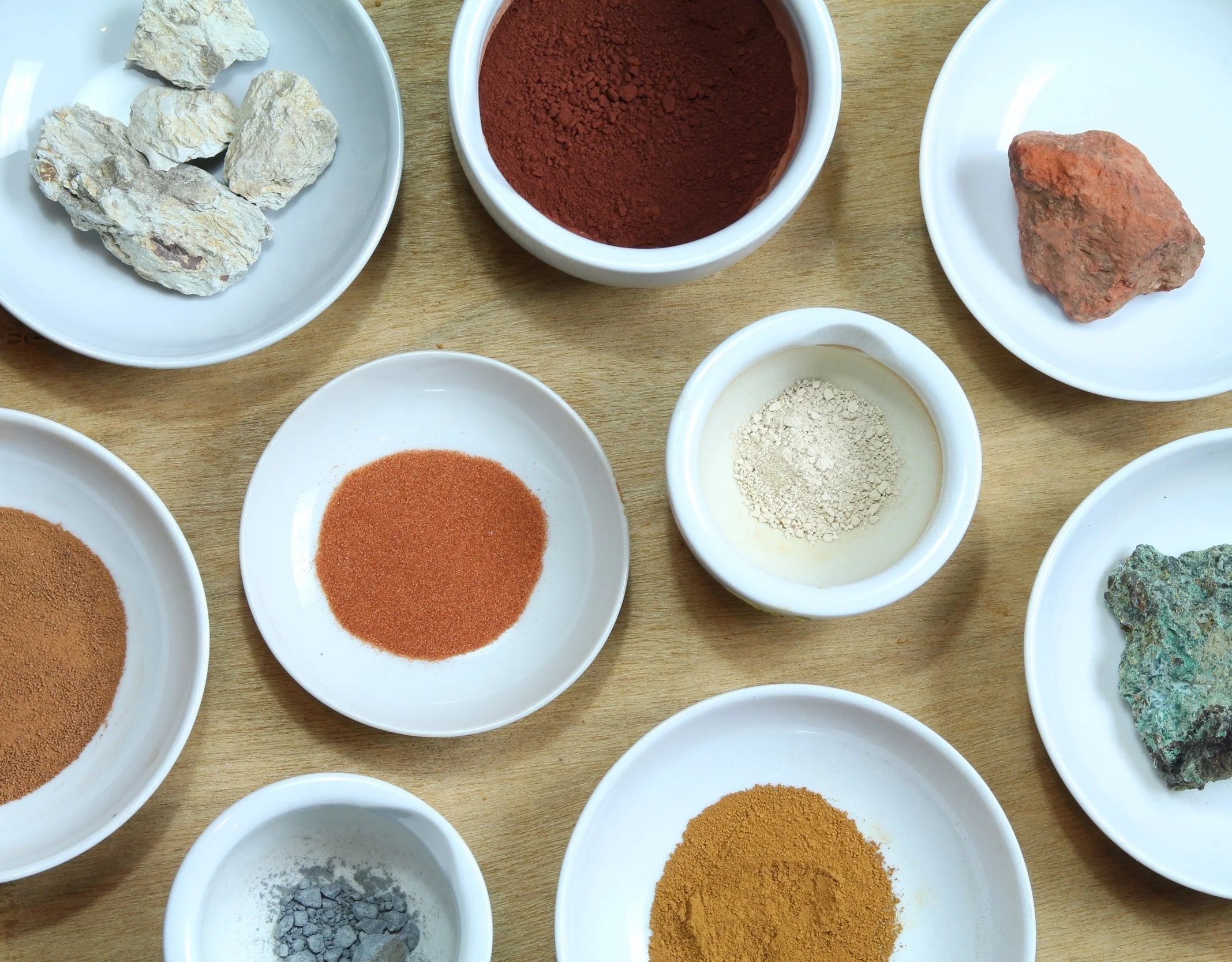 Selection of pigments and natural colours