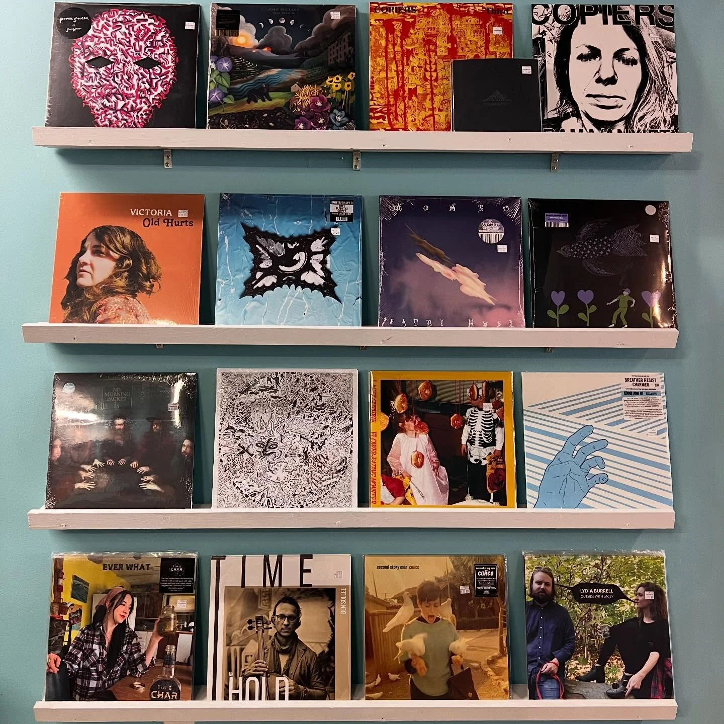 Happy new year everyone! 🧡 On this beautiful January day we want to reflect on some of our favorite Louisville music releases from 2025. This past year brought us new ones from Bonnie Prince Billy @mymorningjacket @wombo @ryandavisandtheroadhouseban