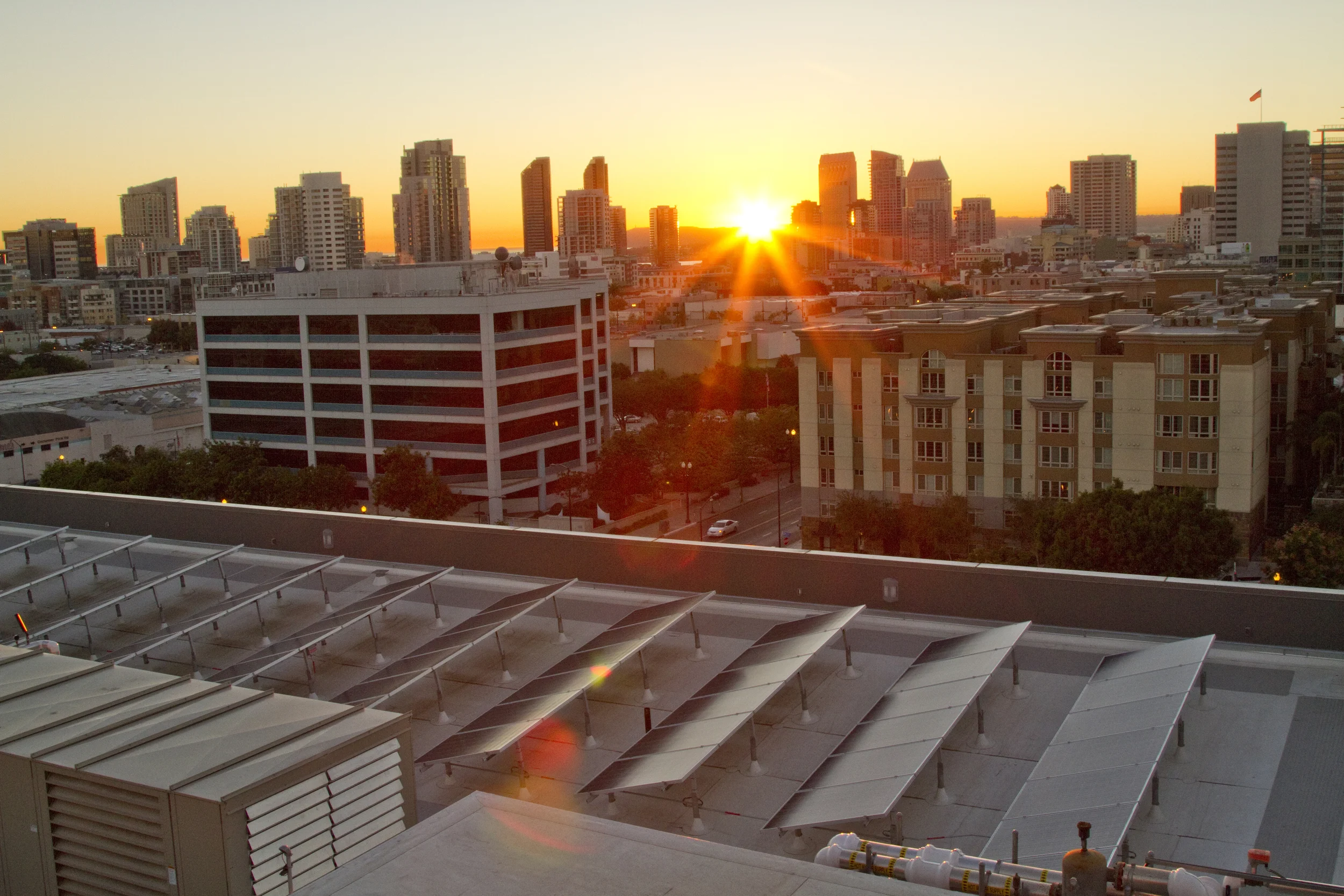 SD SKYSCRAPPER LANDSCAPE w: SUNGLINT.jpg