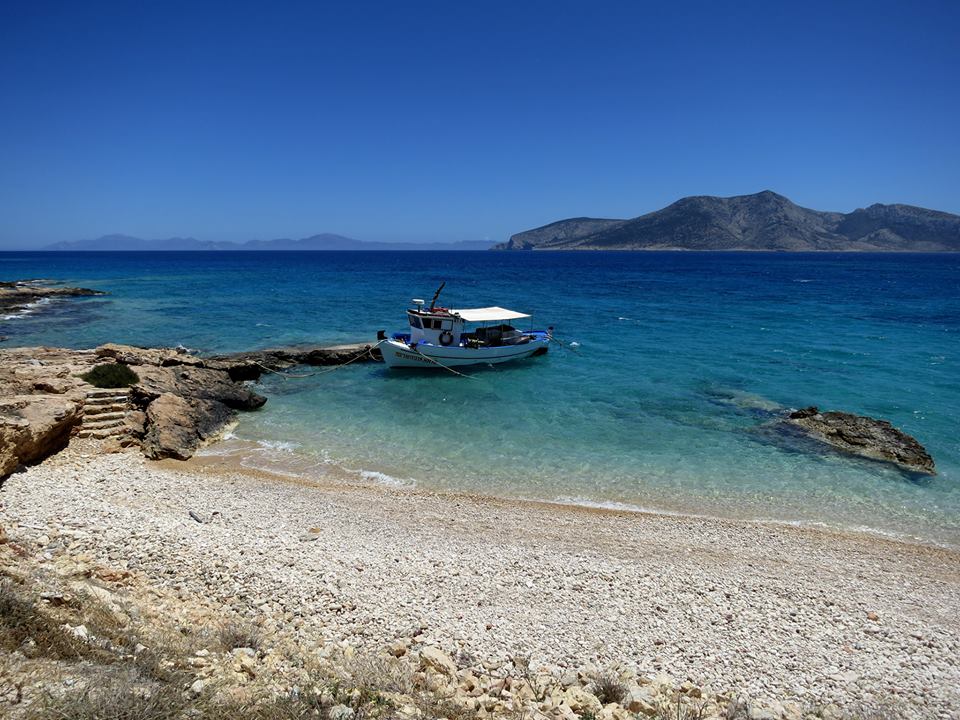 naxos-greece-santorini-port-boat-yacht-sailing-off-beaten-tack-med-tour-trip-mykonos-paros-ios-skipper-jimmy.jpg