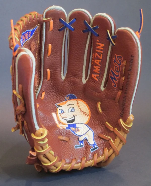 Sean-Kane-Mr-Met-glove-art-5.jpg