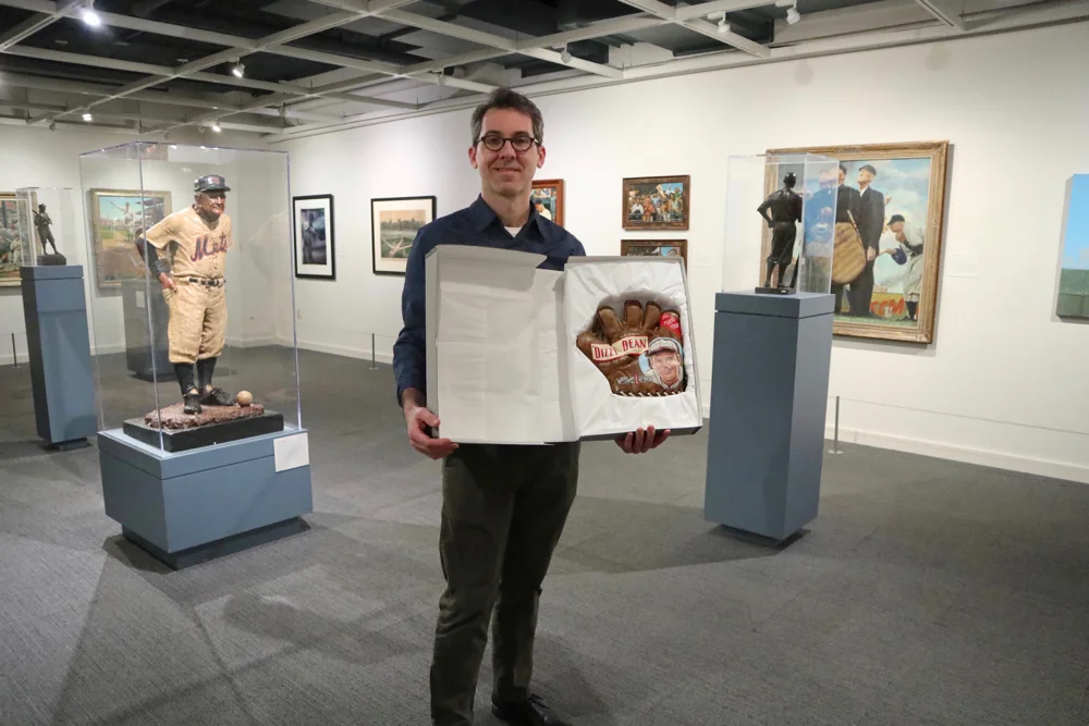 Sean-Kane-at-Hall-of-Fame-gallery-with-Dizzy-Dean-painted-glove.jpg
