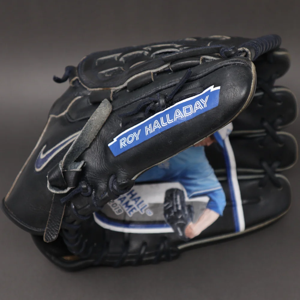 Sean-Kane-Roy-Halladay-Doc-Painted-Glove-8754.jpg