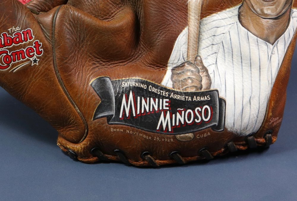 SeanKane-Minoso-Sox-Baseball-Glove-Art - 2.jpg