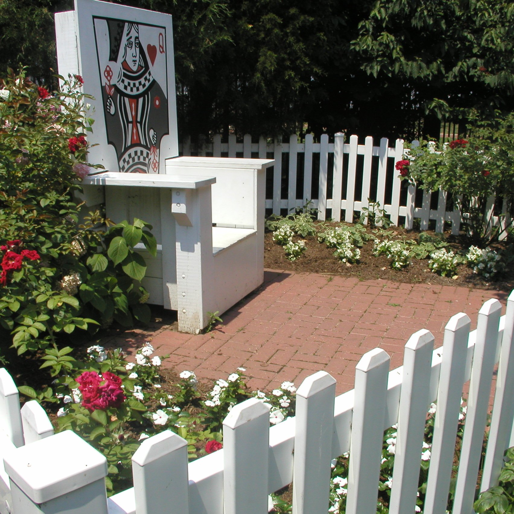 The Storybook Gardens invite children to interact with some of their favorite stories including The Three Little Pigs, A Giant’s Garden, The Frog Prince, and Alice in Wonderland!!