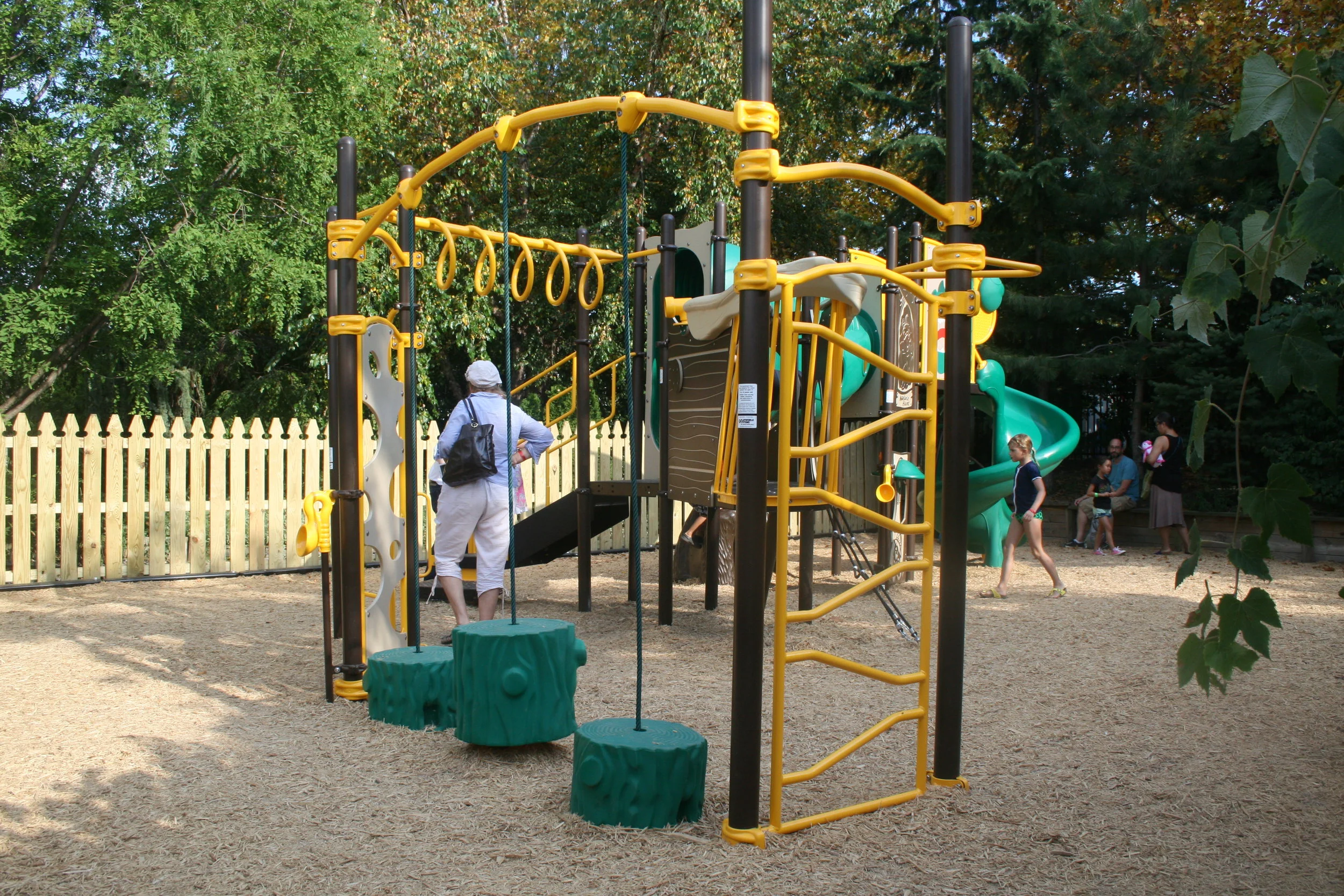 This Garden provides a space to exercise young muscles and opportunities for climbing, sliding and balancing activities. Visitors can crawl through or on top of the rock tunnel, walk along a balance beam, climb stairs, slide down the sliding board o…