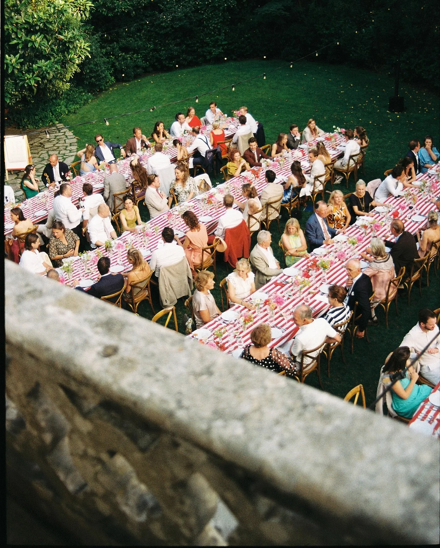 A warm summer day at the beautiful @cameliagardens and decor by @blumenflorespt which I always love so dearly. &hearts;️ 

Film developed by my favorite @carmencitalisboa 

Venue: @cameliagardens 
Flowers: @blumenflorespt 
Light &amp; Sound: @grooveb