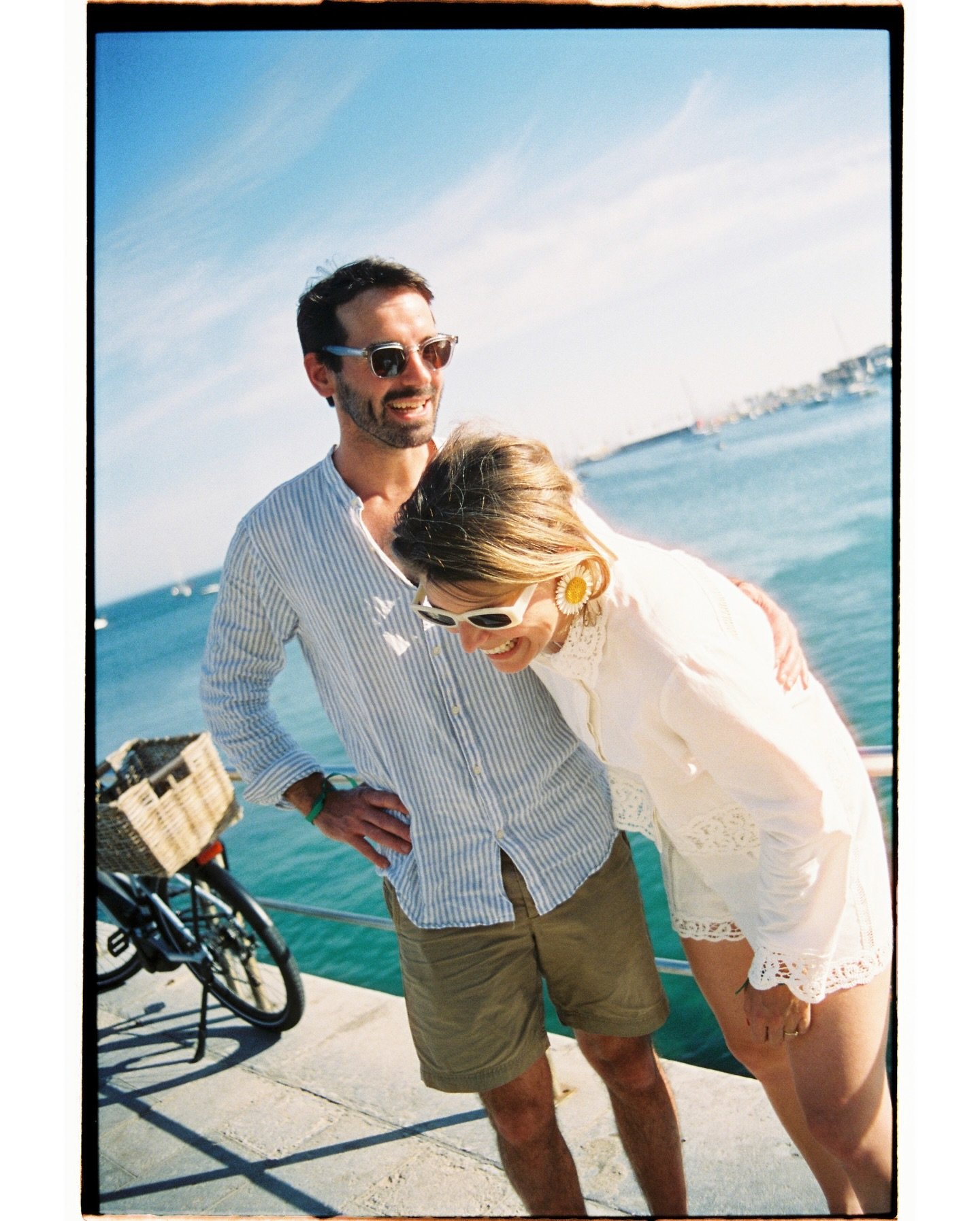 A warm summer day last year at @cameliagardens.

There was a softness to this day that stayed all the way through.
The kind that only happens in summer, when time stretches and no one feels the need to rush back.

There was laughter everywhere, and a