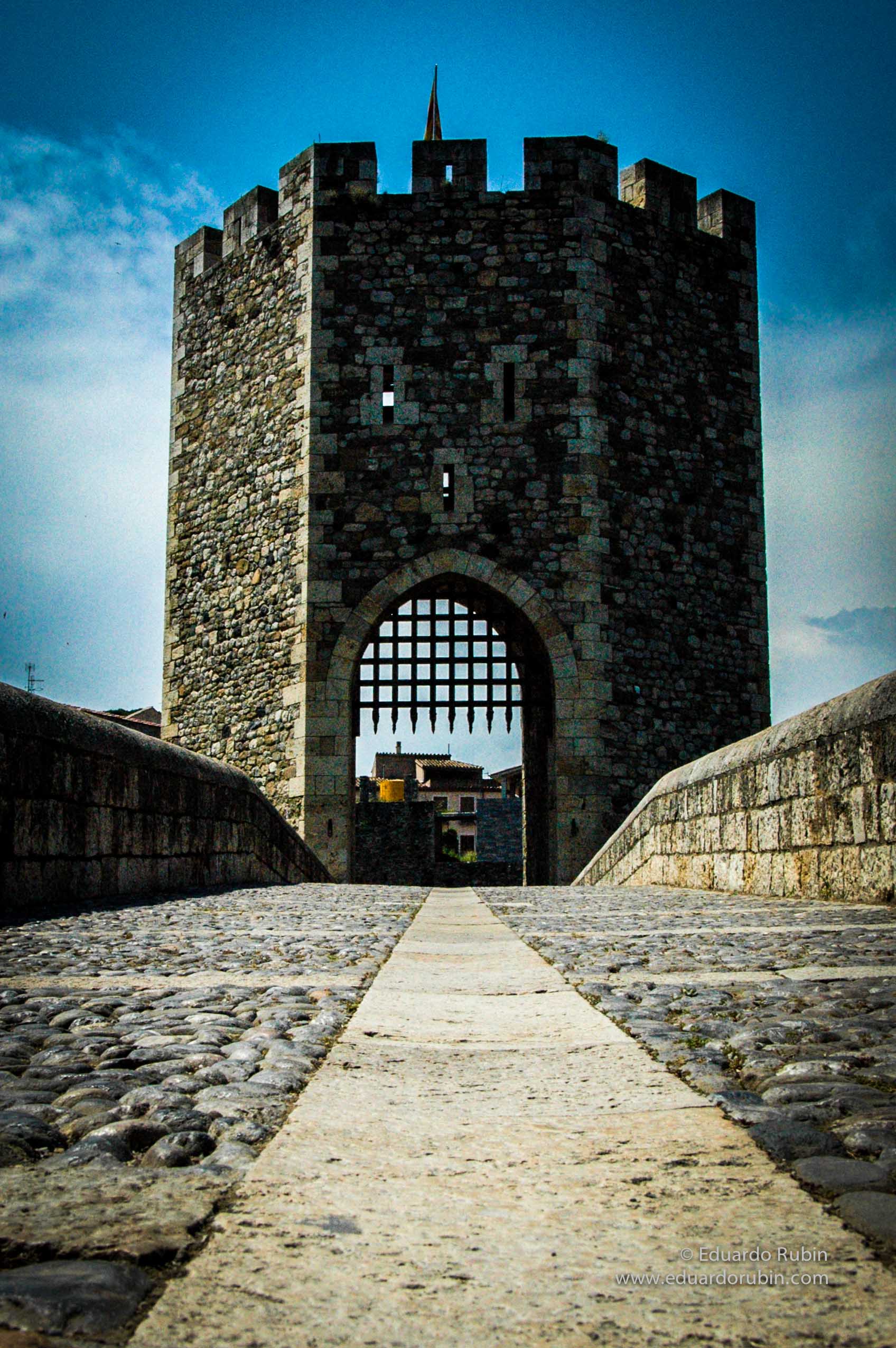 Besalú Portal