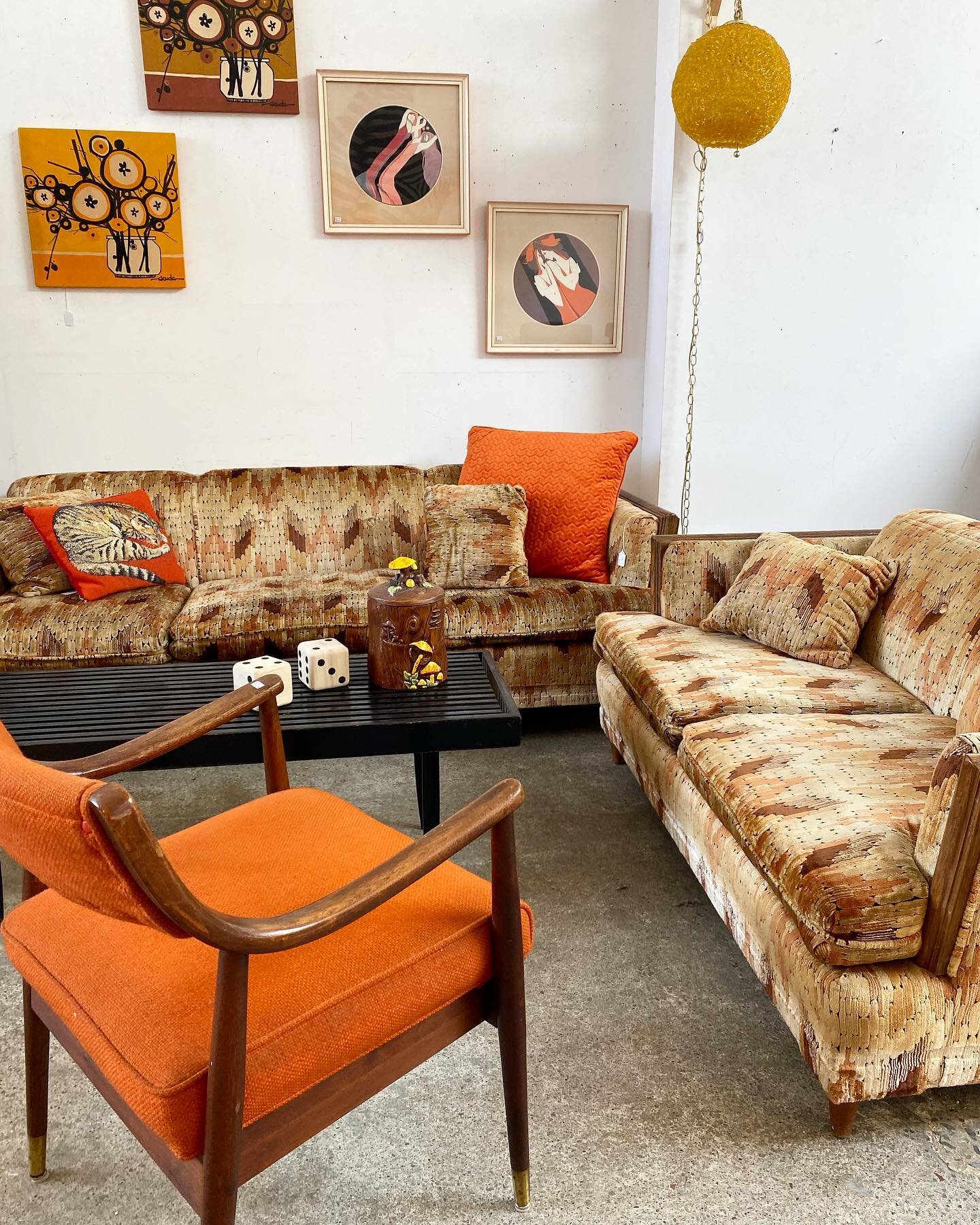 Feeling groovy✌🏻 70s and sunny here in Greenpoint with this sofa set. 
70s Print Sofa (84&rdquo;L x 36&rdquo; D x 16&rdquo; SH x 28&rdquo;H)- $850
70s Print Loveseat (60&rdquo; L x 36&rdquo; D x 16&rdquo; SH 28&rdquo; H -$650
Black Slat Bench (48&rd