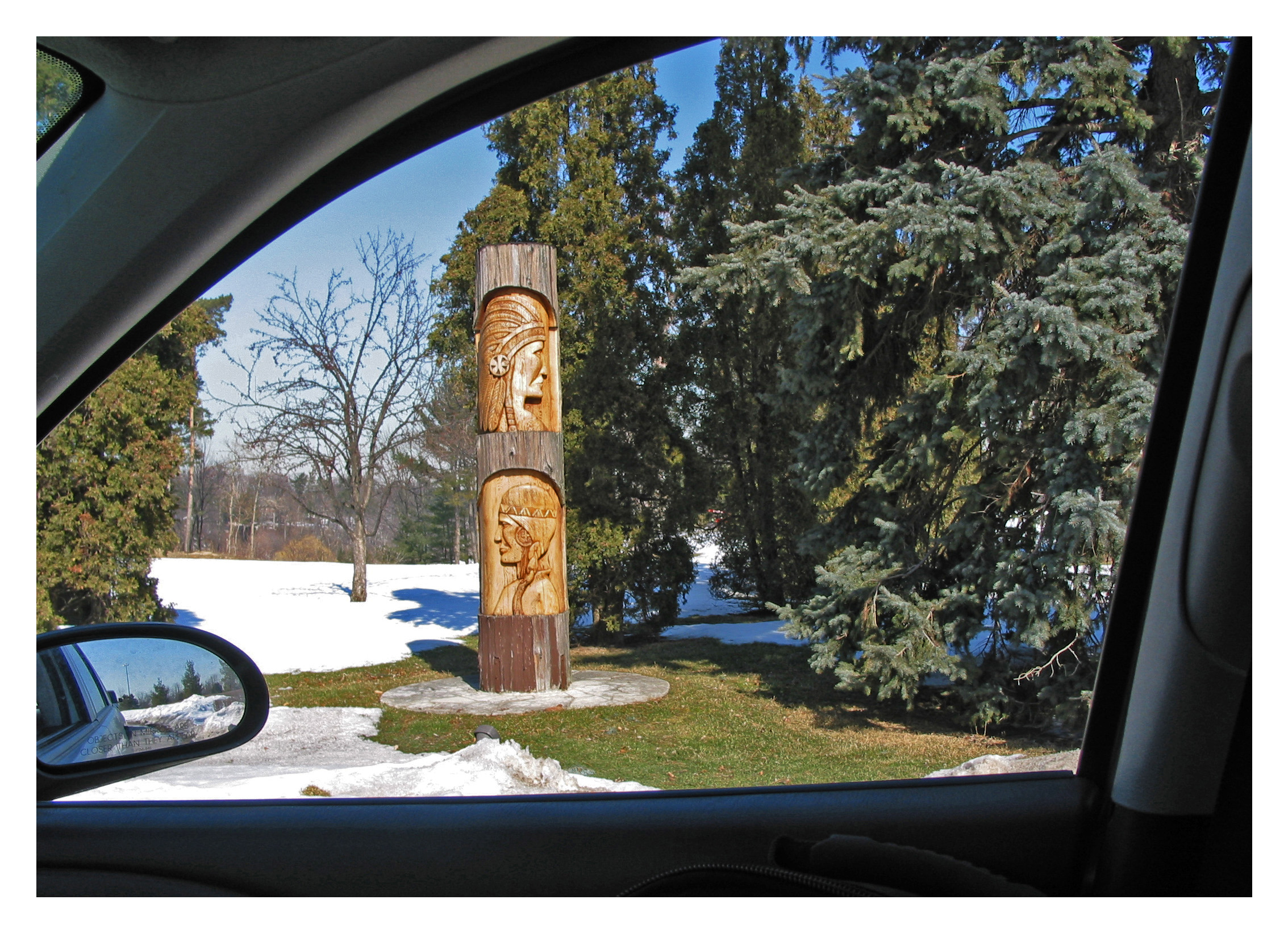 24. Mississauga, Ontario, Golf Club grounds, totem pole .jpg