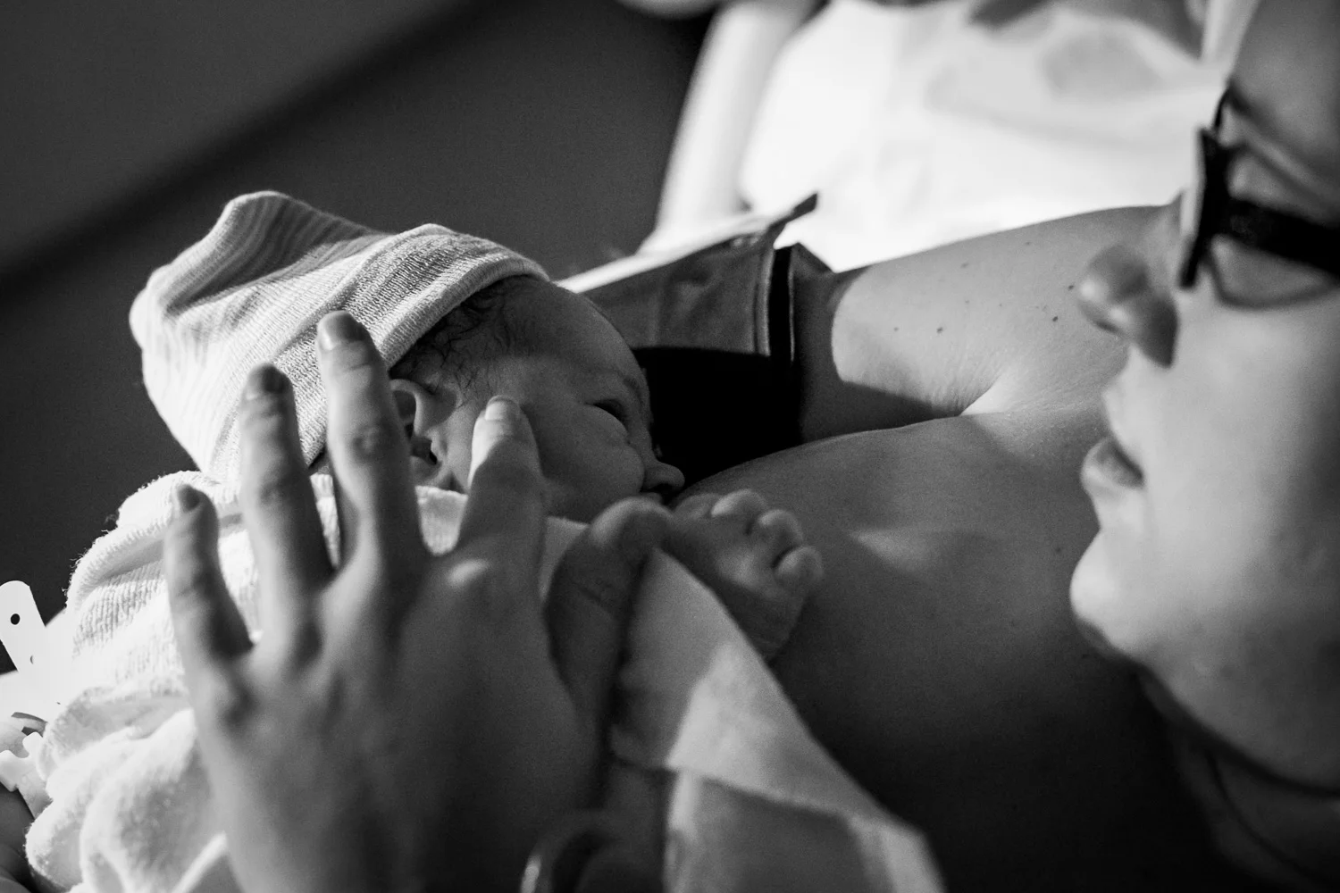 WideEyedStudiosFamilyParenthoodKeiraRoseBirth-16.jpg