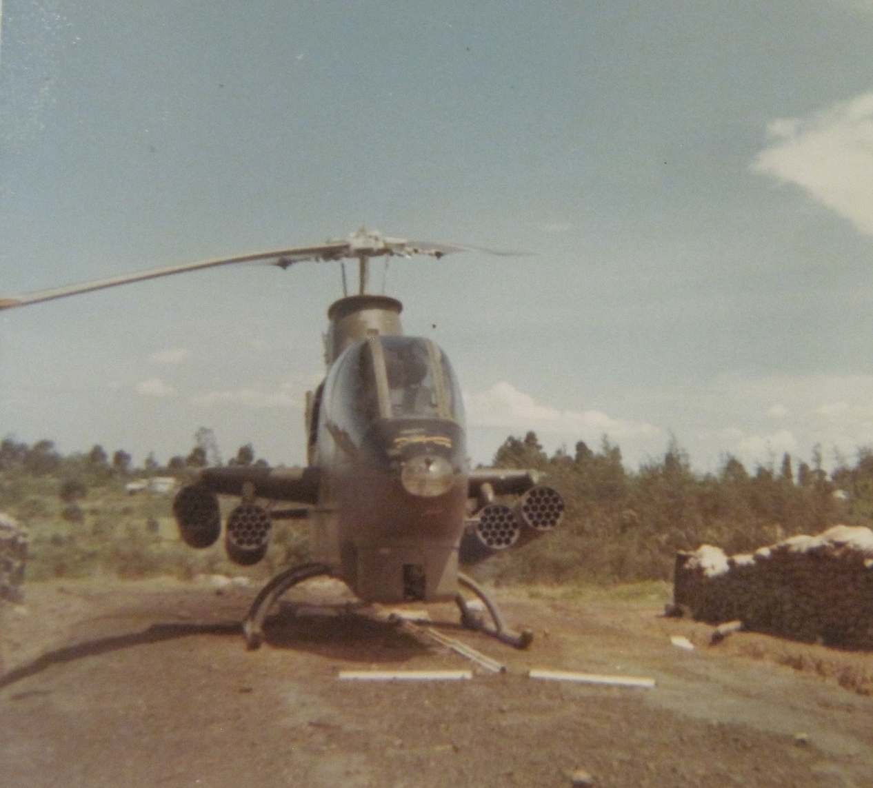 AH-1 Cobra gunship