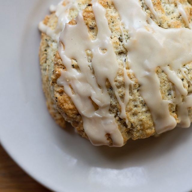 Just look at that glaze 🤤 Starting the morning with a London Fog scone 🙌🏼 Have you tried one yet??
.
.
.
#londonfog #earlgrey #lavendar #scone #londonfogscone #lorca #lorcastamford  #lorcagreenwich #lorcacoscob #stamfordct #greenwichct #coscobct #