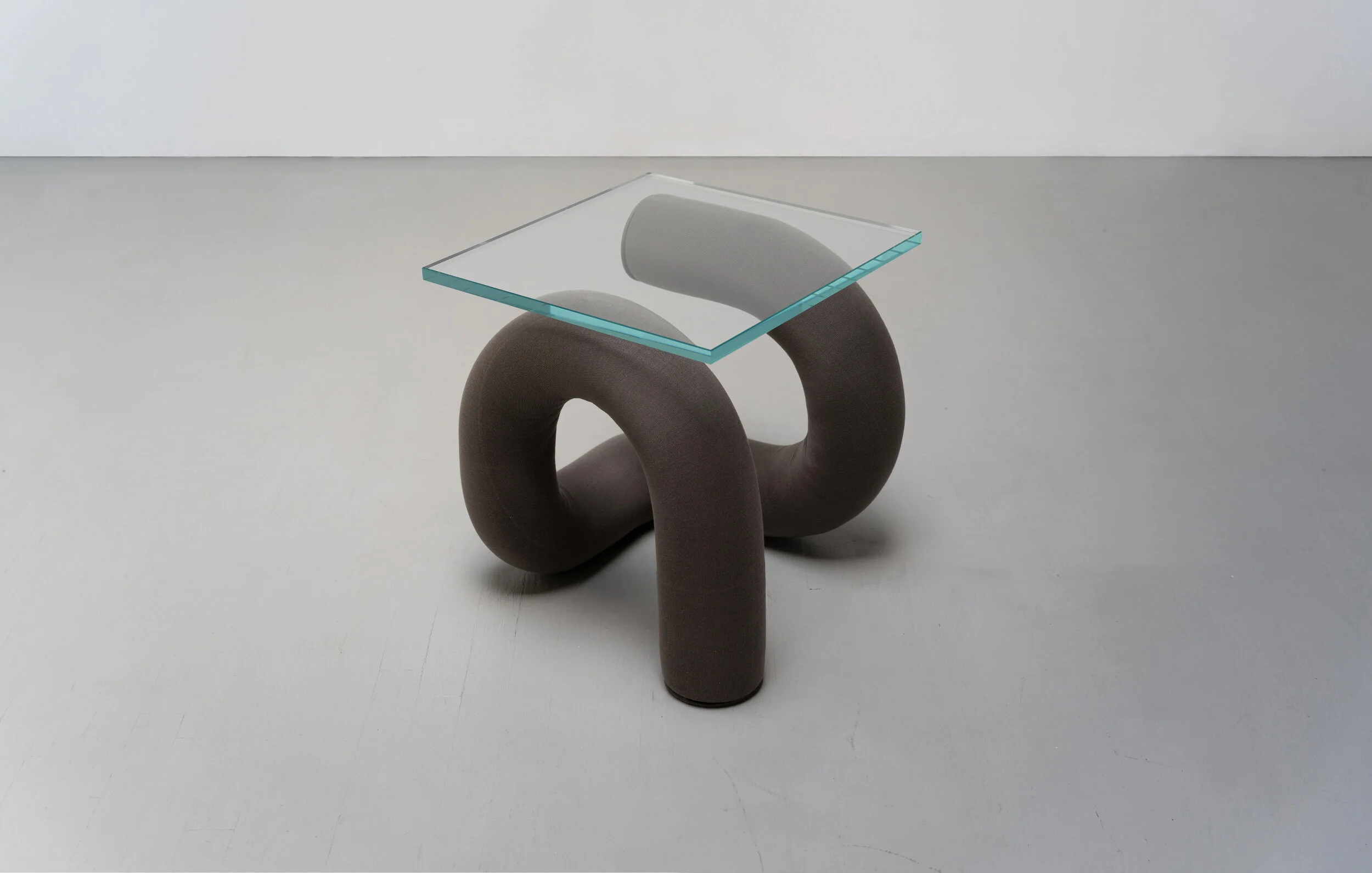 06 Ara Thorose - Ulu Table 01 smaller.jpeg