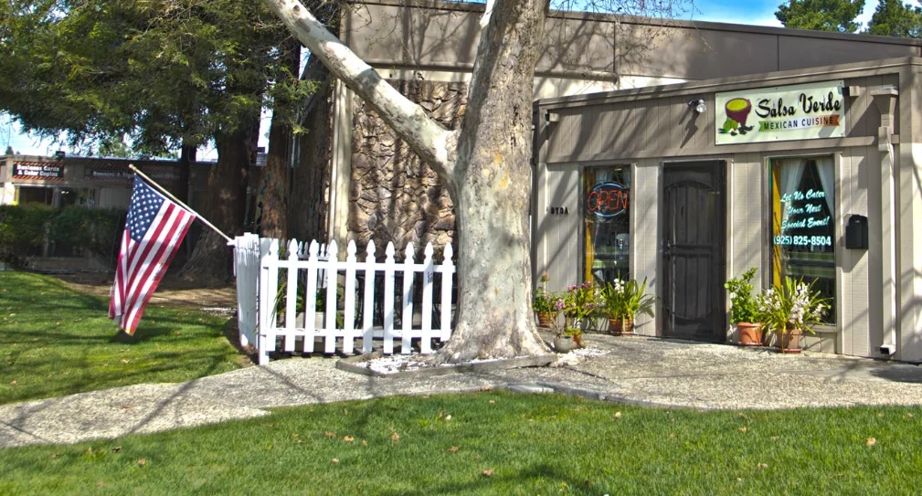 Hours — Salsa Verde