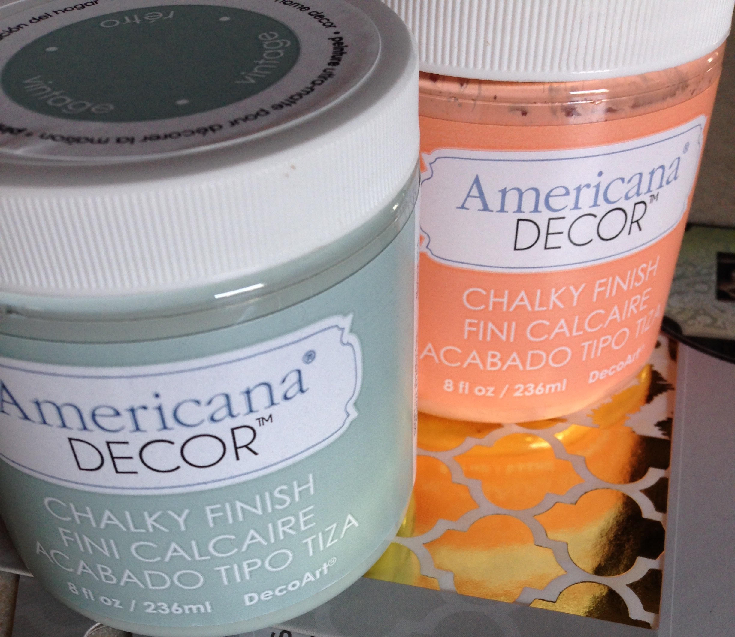 CHALKY FINISH PAINT IN VINTAGE & SMITTEN