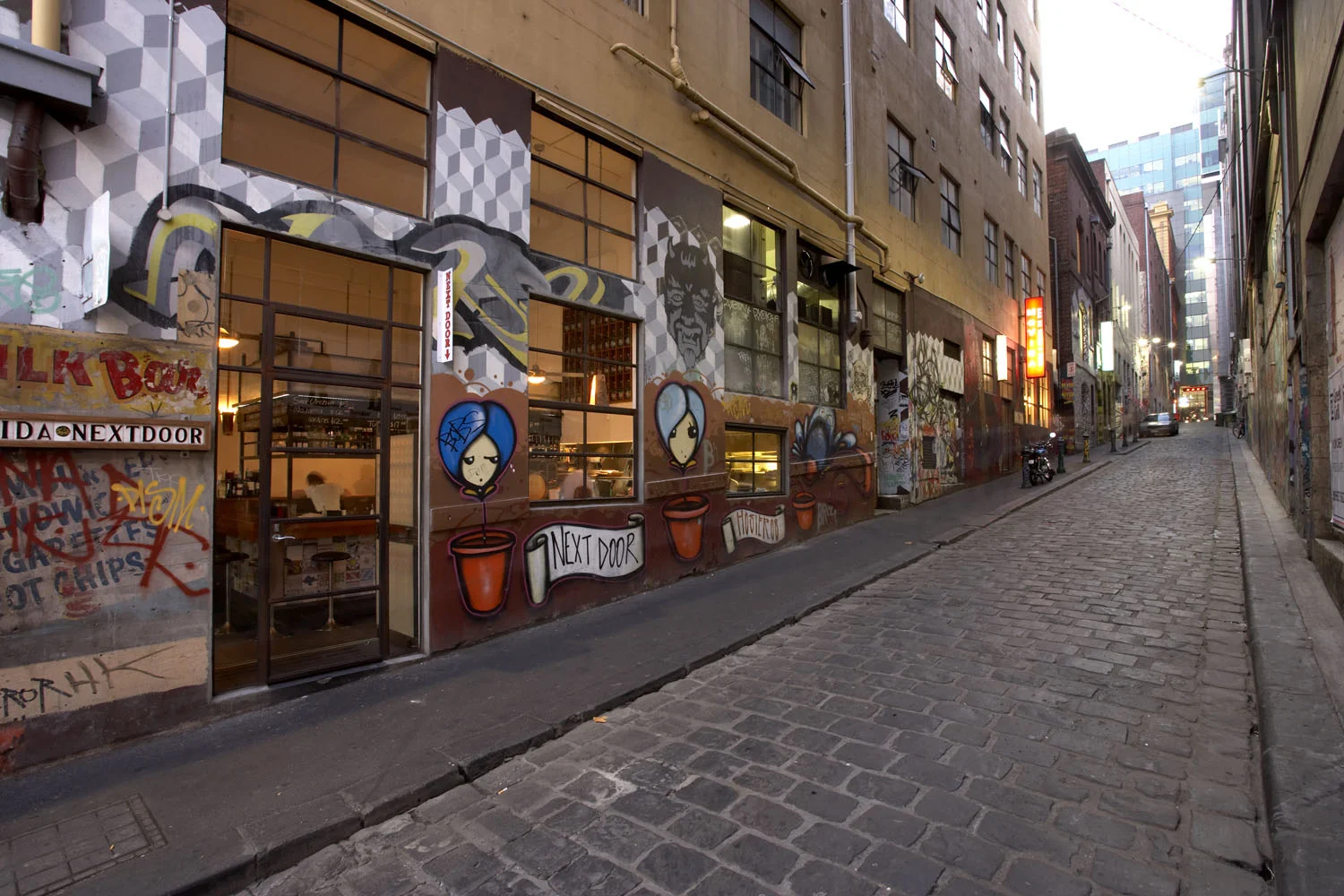 Adam-Dettrick-Architects---Movida-Next-Door-04.jpg