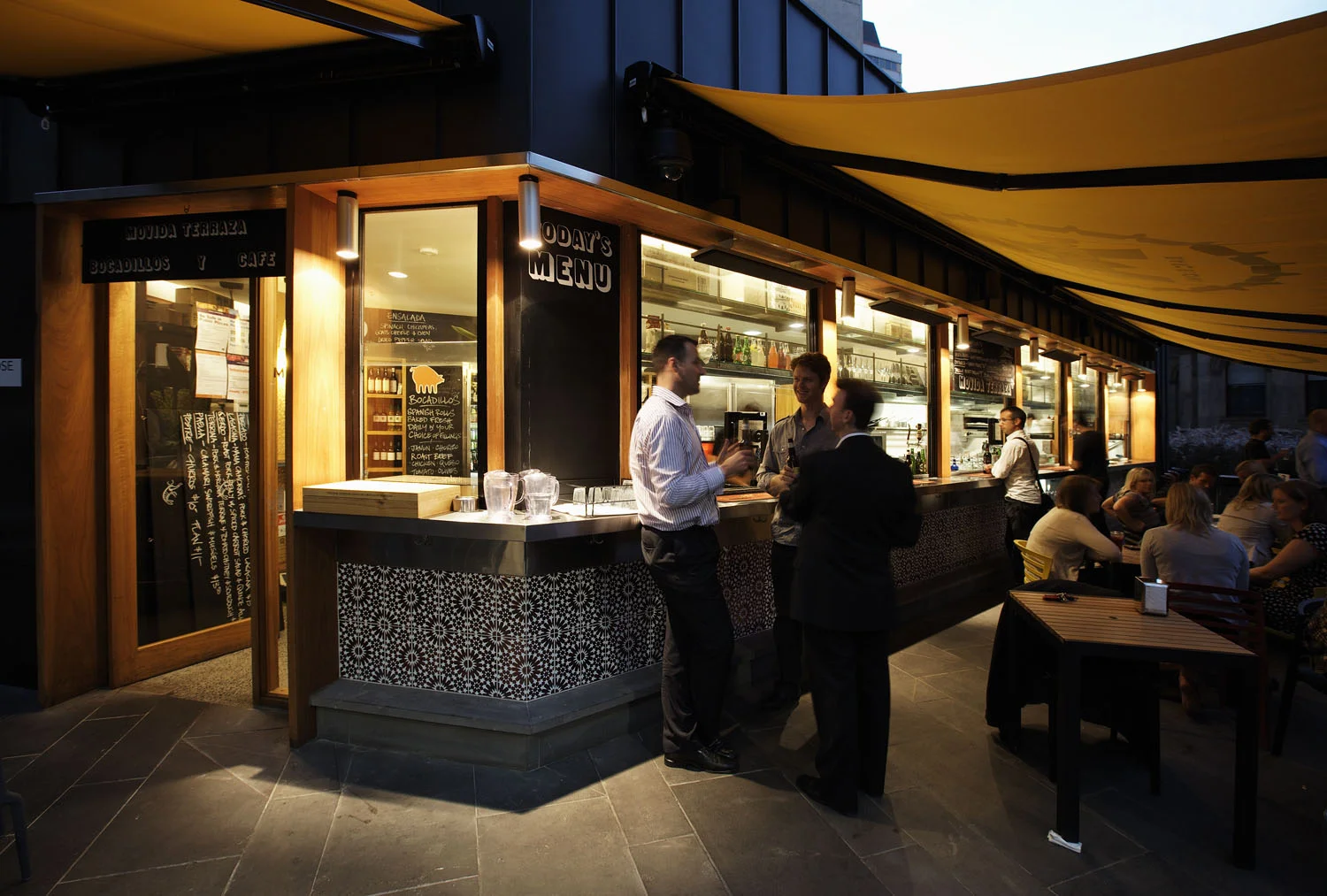 Adam-Dettrick-Architects---Movida-Aqui 01.jpg