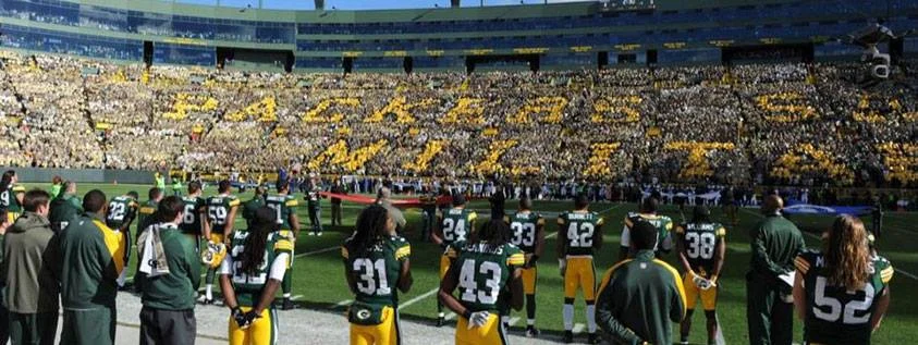 Korbee-National-Anthem-Packers-Eagles-Lambeau-Field-10.jpg