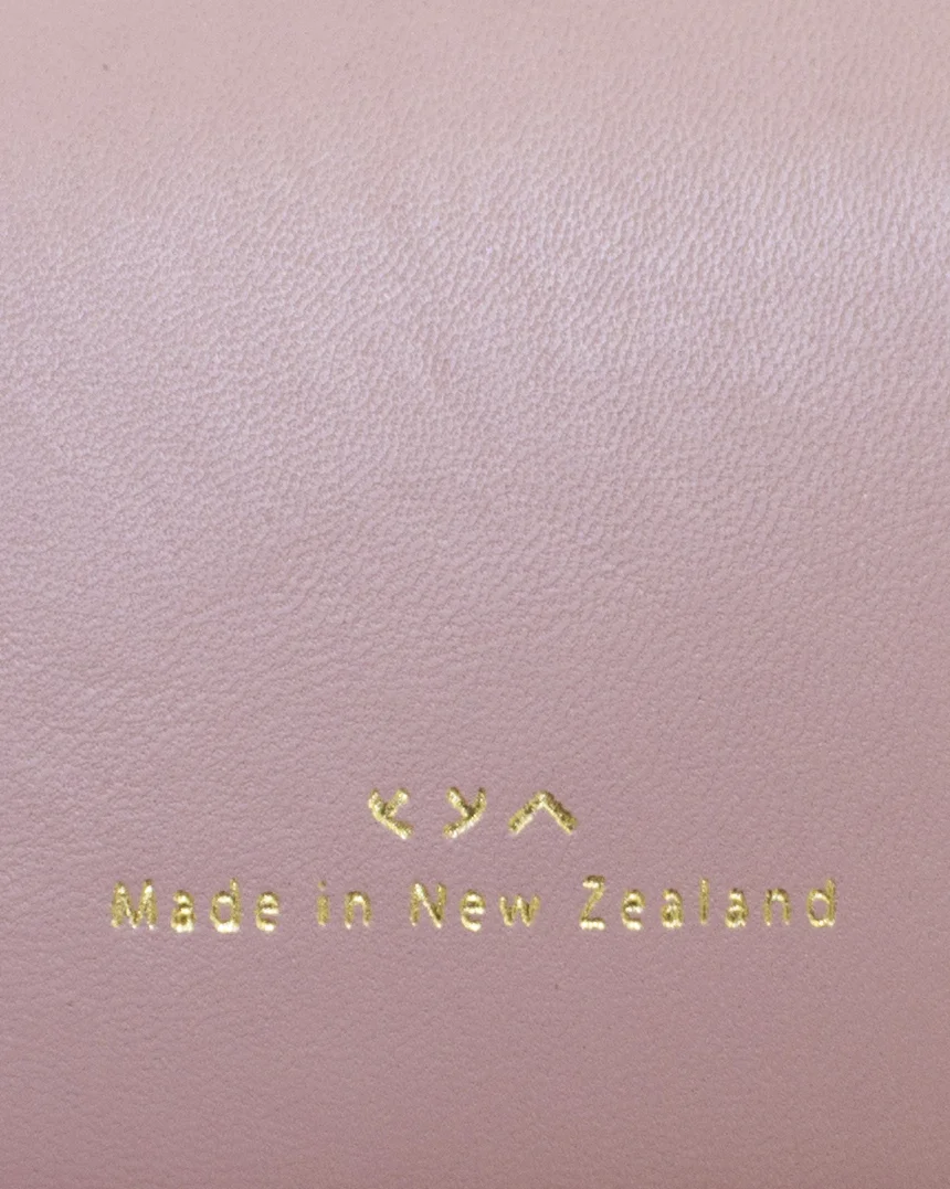 satin_Cardholder01.jpg