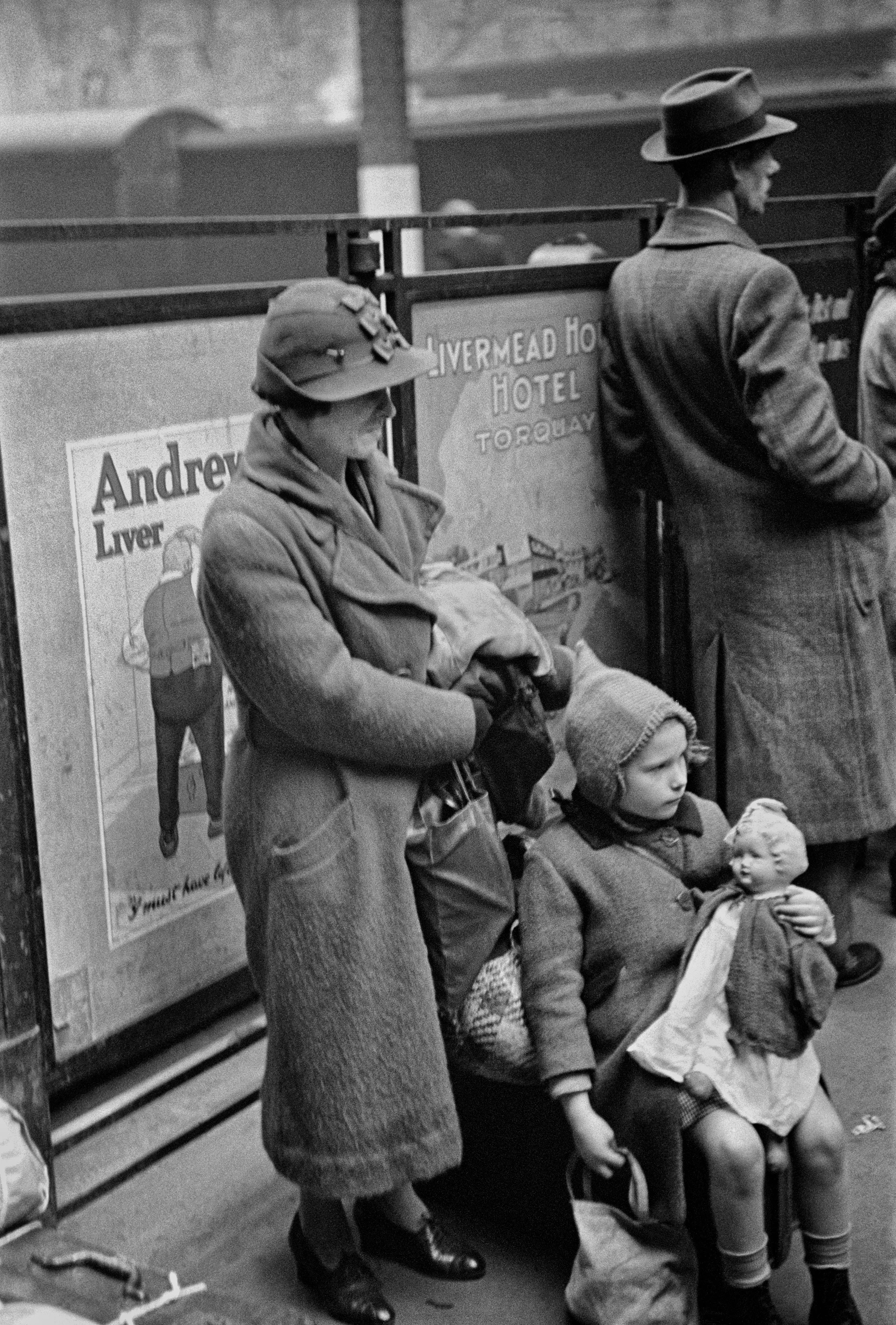 Evacuation of Children, Paddington Station 1940