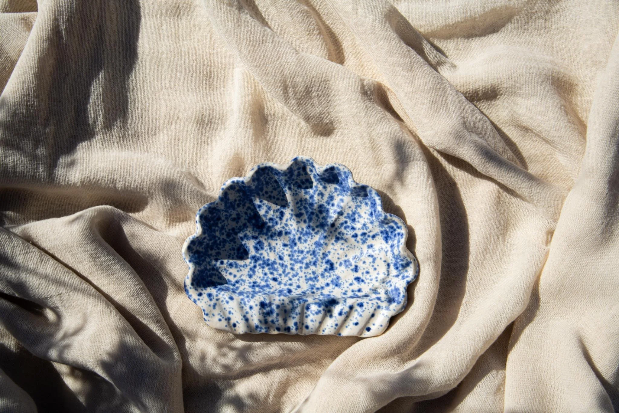 https://i.etsystatic.com/68078877/r/il/421d28/8543702144/il_fullxfull.8543702144_na6l.jpg