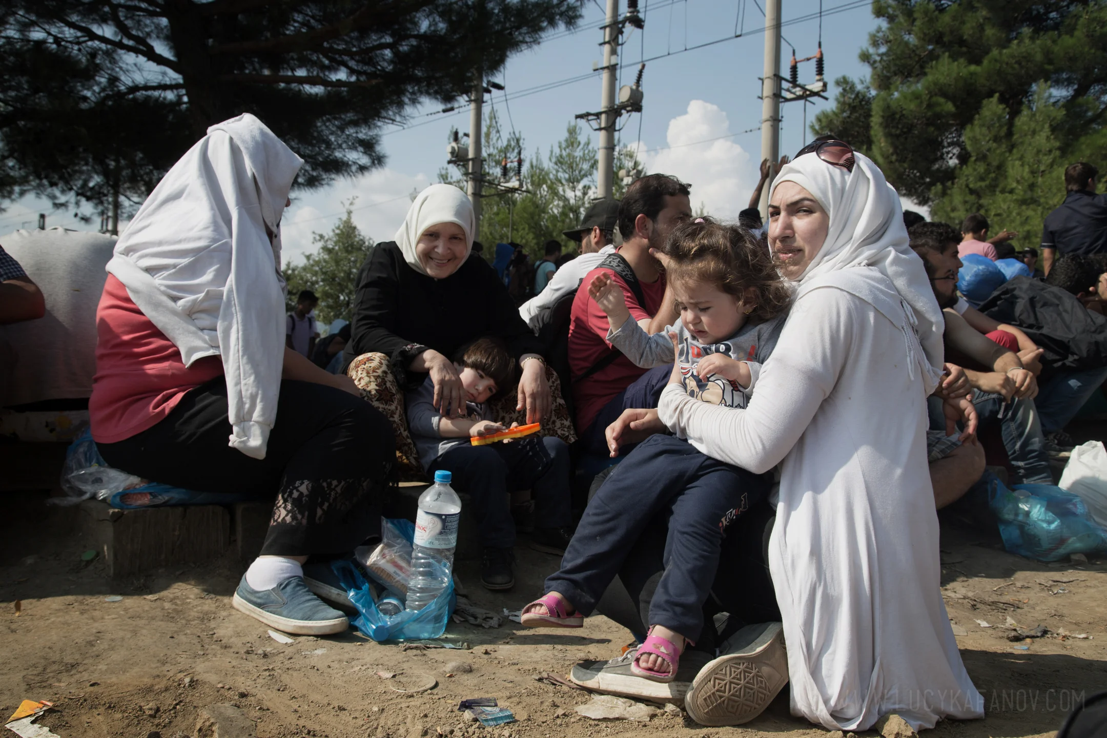 UNICEF has established a child-friendly space with a mobile team near Gevgelija town, at the border with Greece to provide much needed support to women and children on the move through the former Yugoslav Republic of Macedonia. At the moment, there are no such facilities on the Greek side where refugees are massing as they wait to cross.