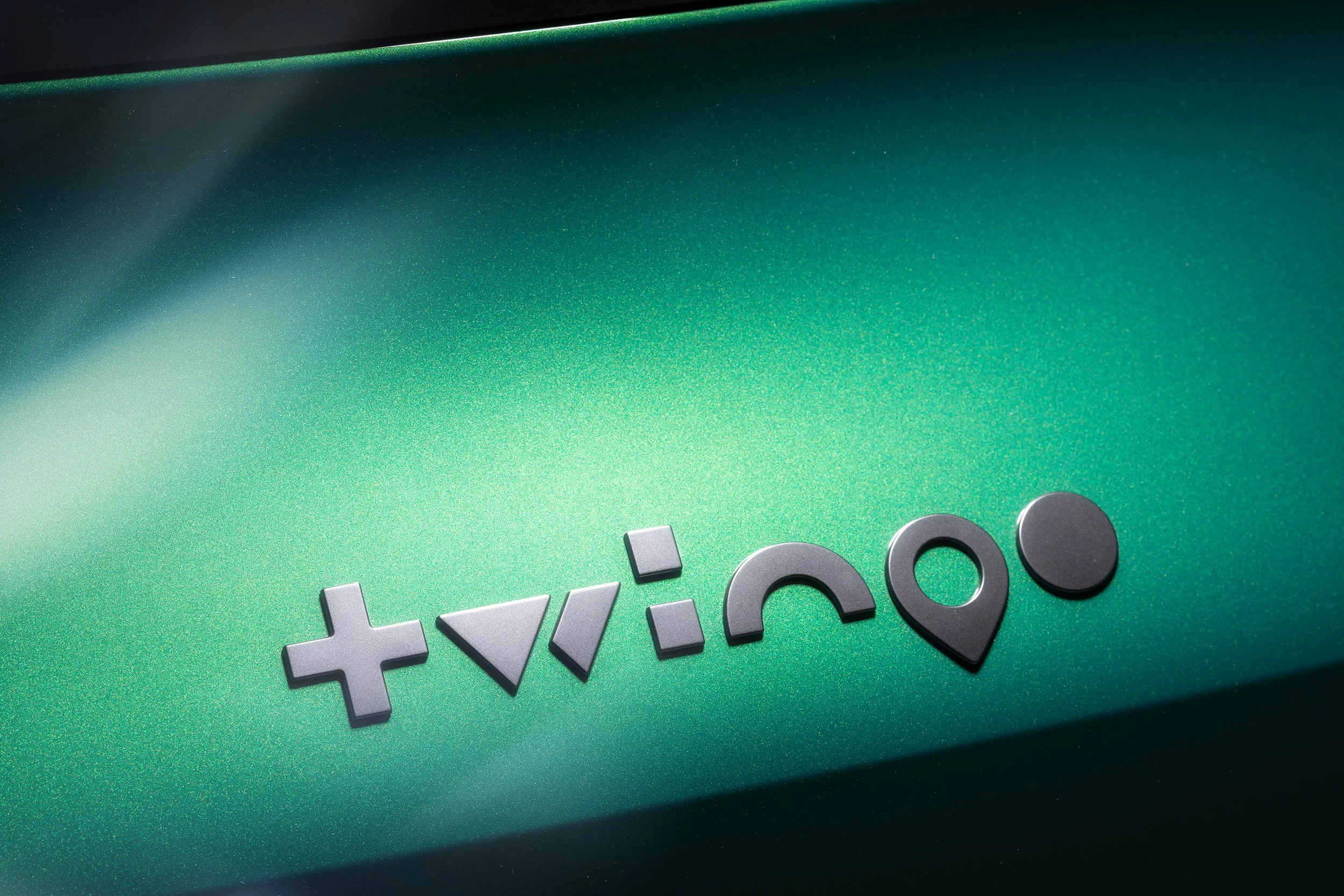 ACT_1005_Twingo Badge_LR.jpg