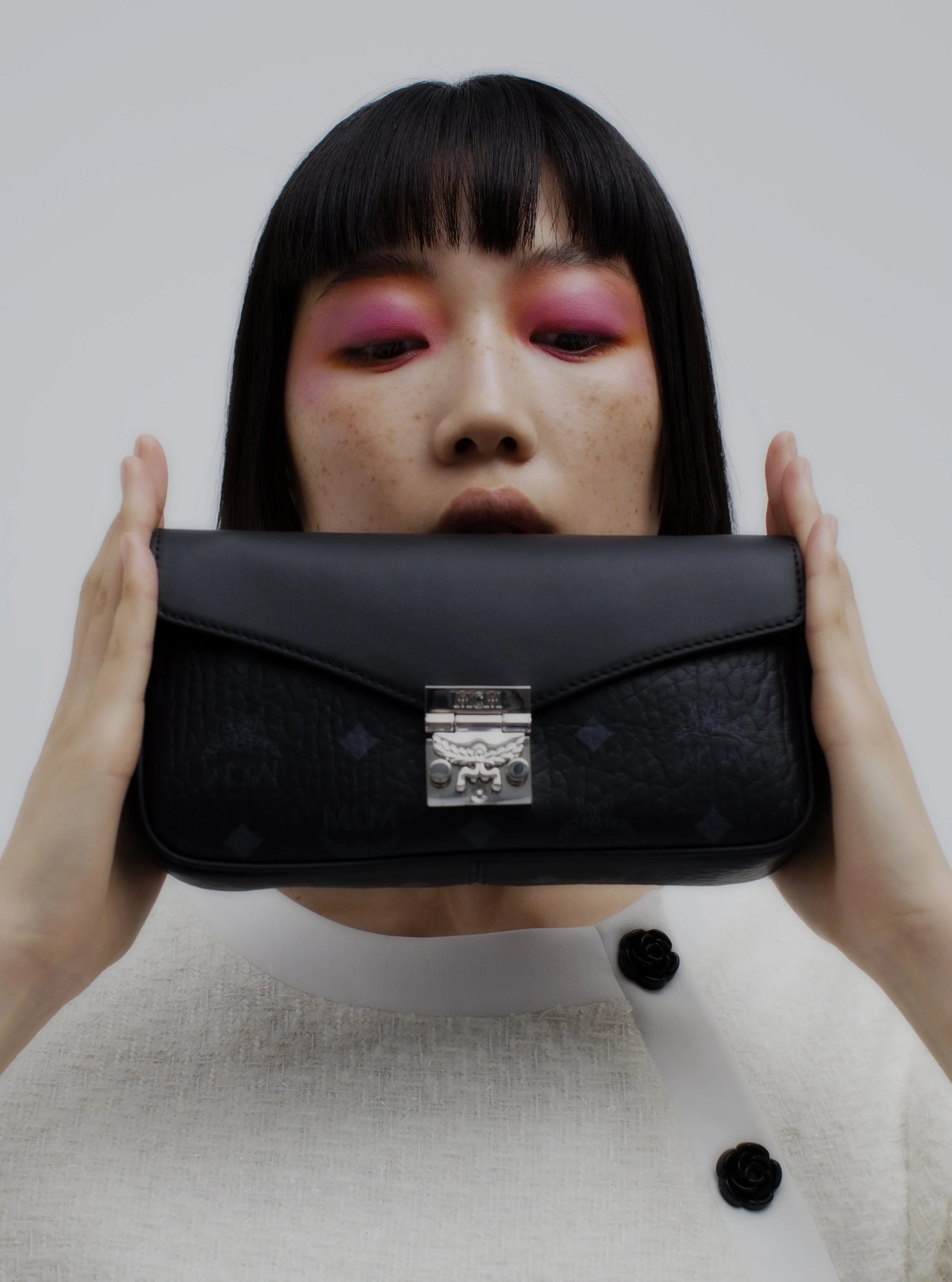 ELLE DEC5614 copy copy.jpg