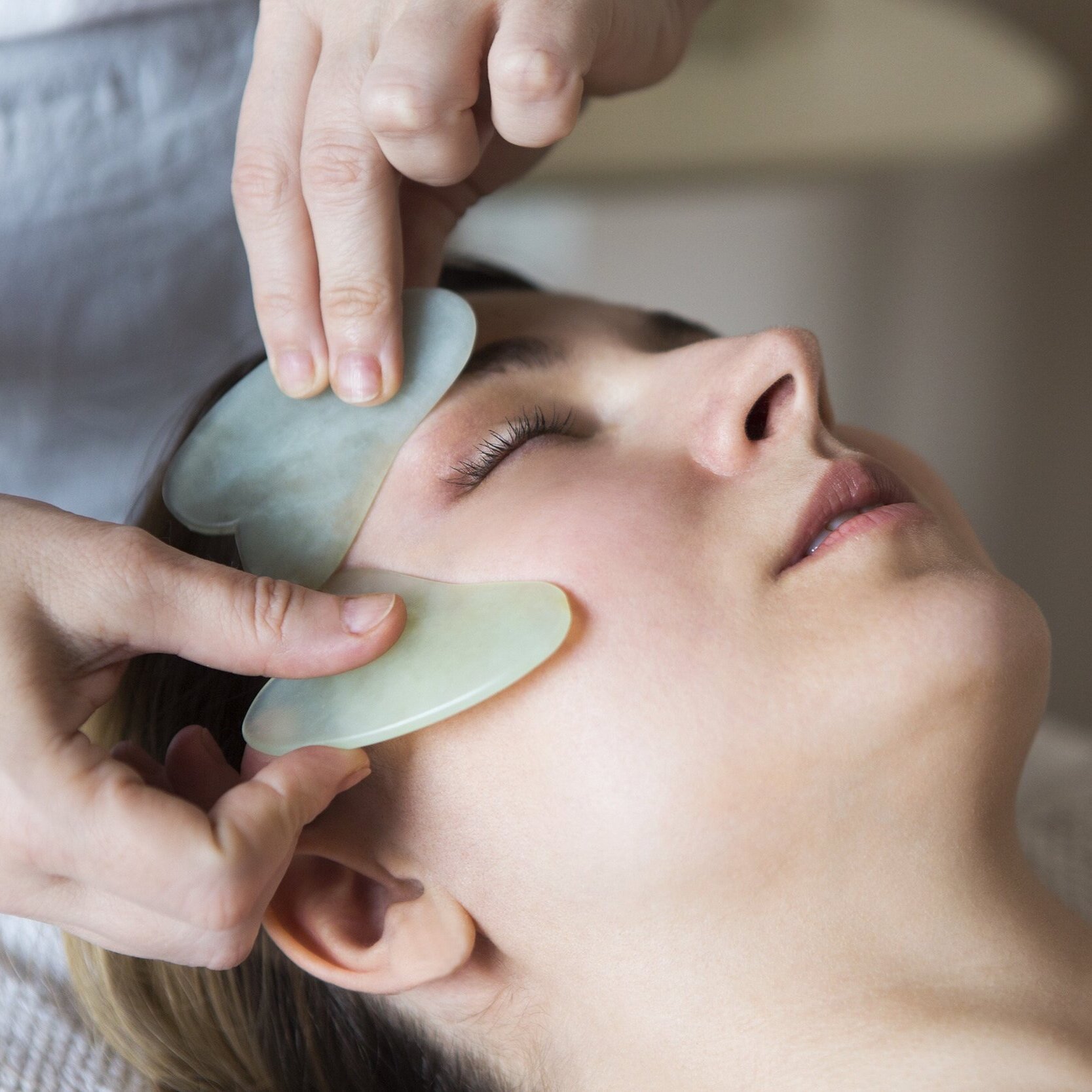 Signature Deluxe Facial