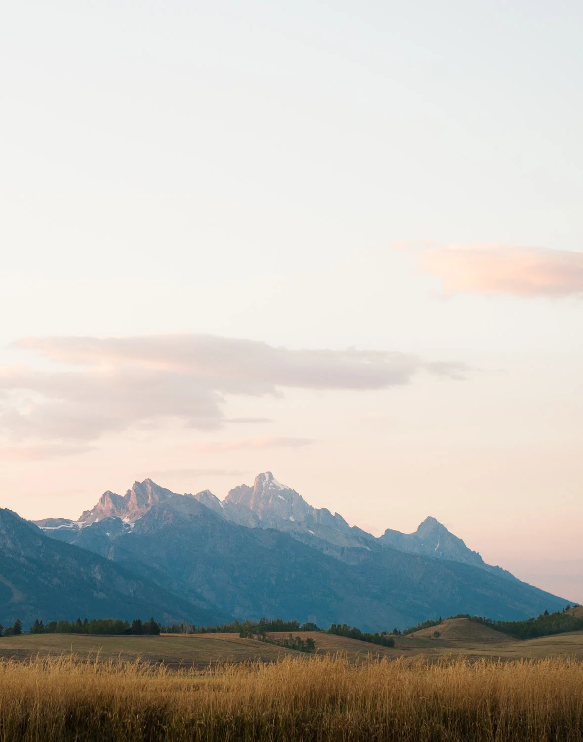 JacksonHoleWeddingTaylorGlenn-0005.jpg