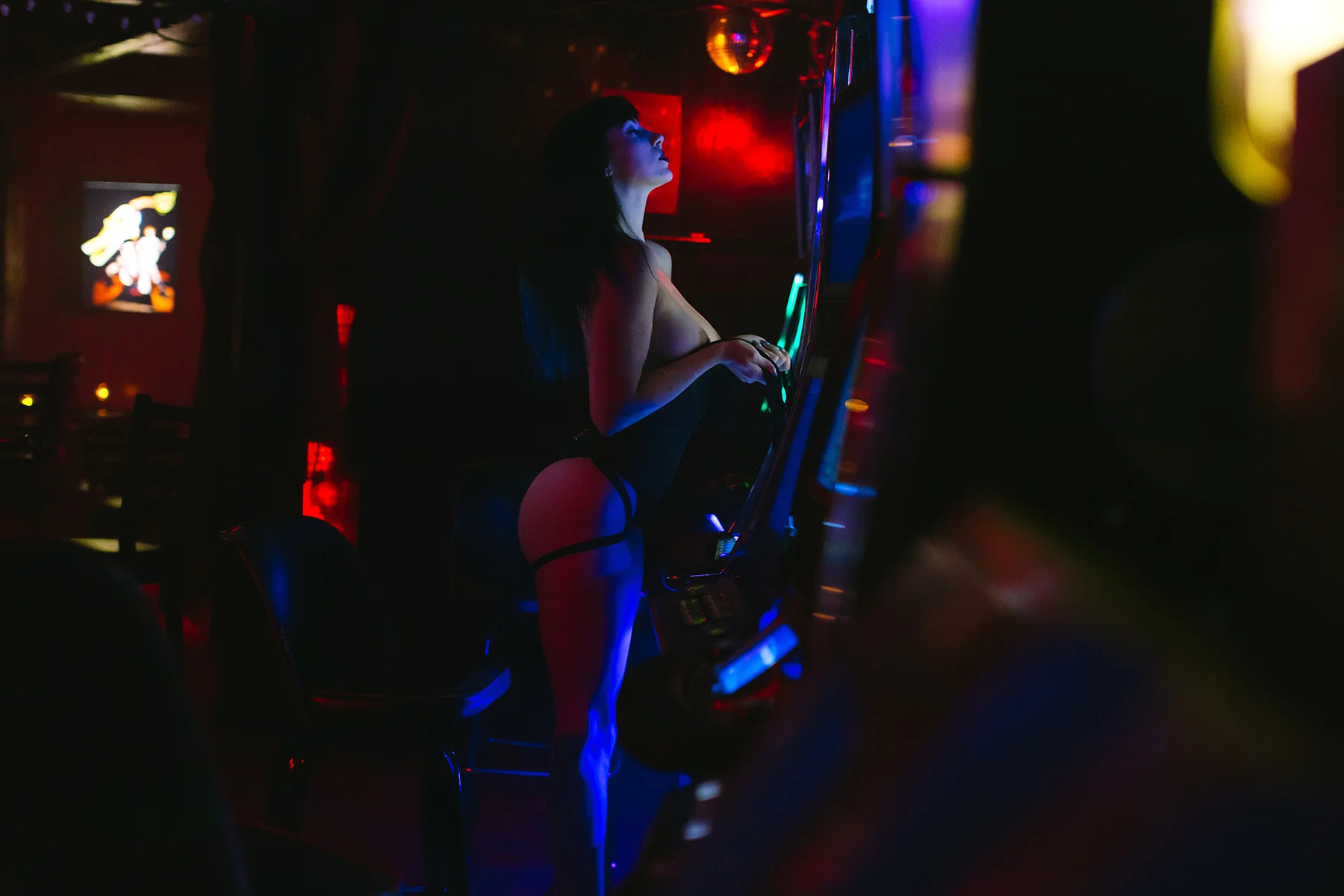 livenude-16s.jpg