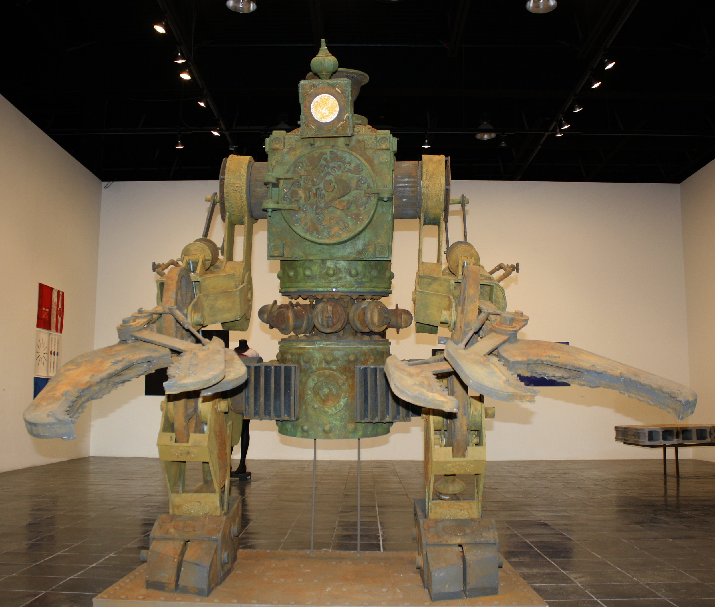 This was a group project directed by the awesome Mark Hazlerig and his team of labtechs/students - Sarah Pagliaro (me), Michael Hill, Alice Smejkalová, Doug Cummings, Jason Glen, Lauren Noshang, Lily Claudio, Andrew Stiltner. This sculpture is NOT m