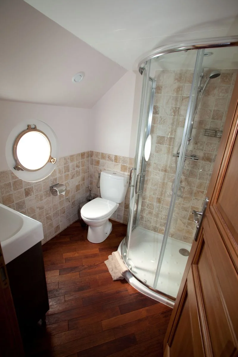 enchant-ensuite_1.jpg