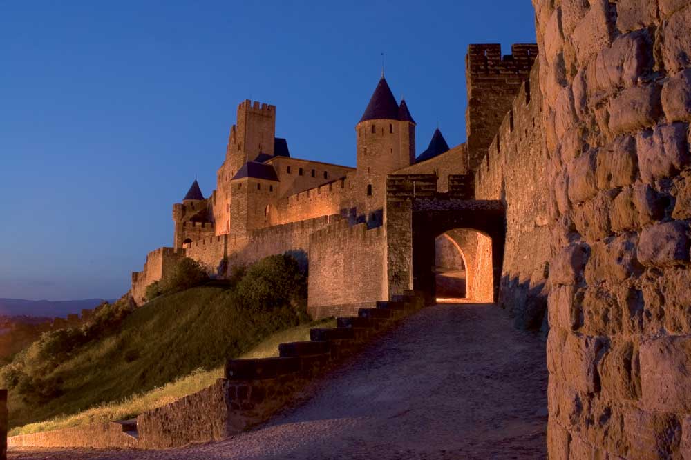 Cite-of-Carcassonne-at-night.jpeg